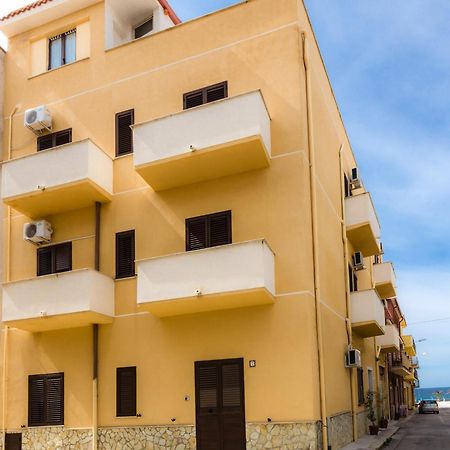 Casa Vacanze Biondo Trappeto  Exteriör bild