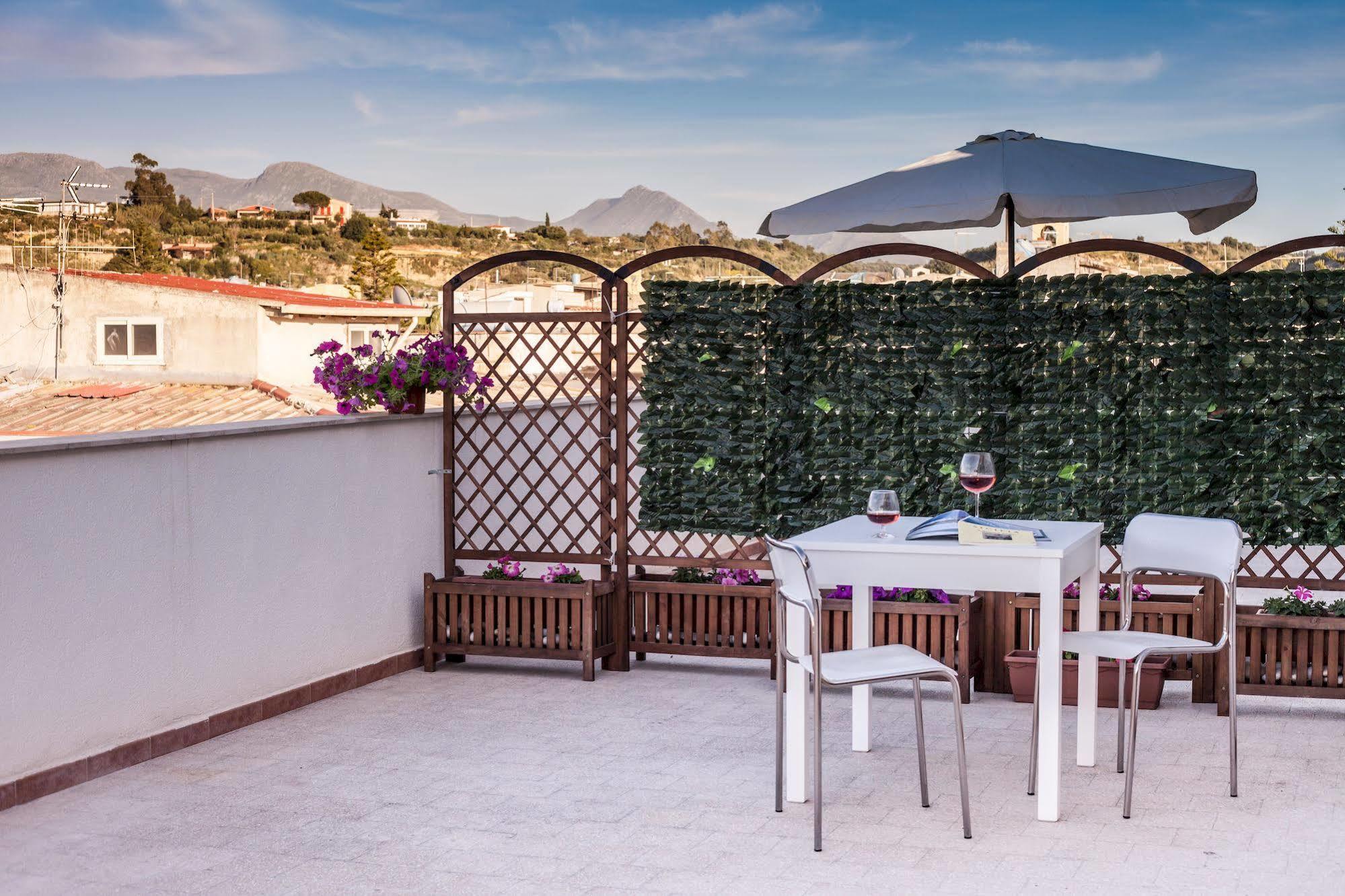 Casa Vacanze Biondo Trappeto  Exteriör bild